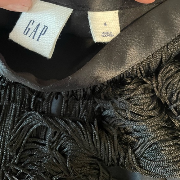 GAP All Over Fringe Satin Mini Skirt Black Sz 4 Party Cocktail Dancing Boho Chic - Picture 13 of 13